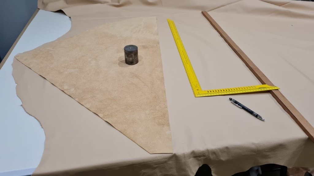 Zuschnitt nach Maß in der Werkstatt